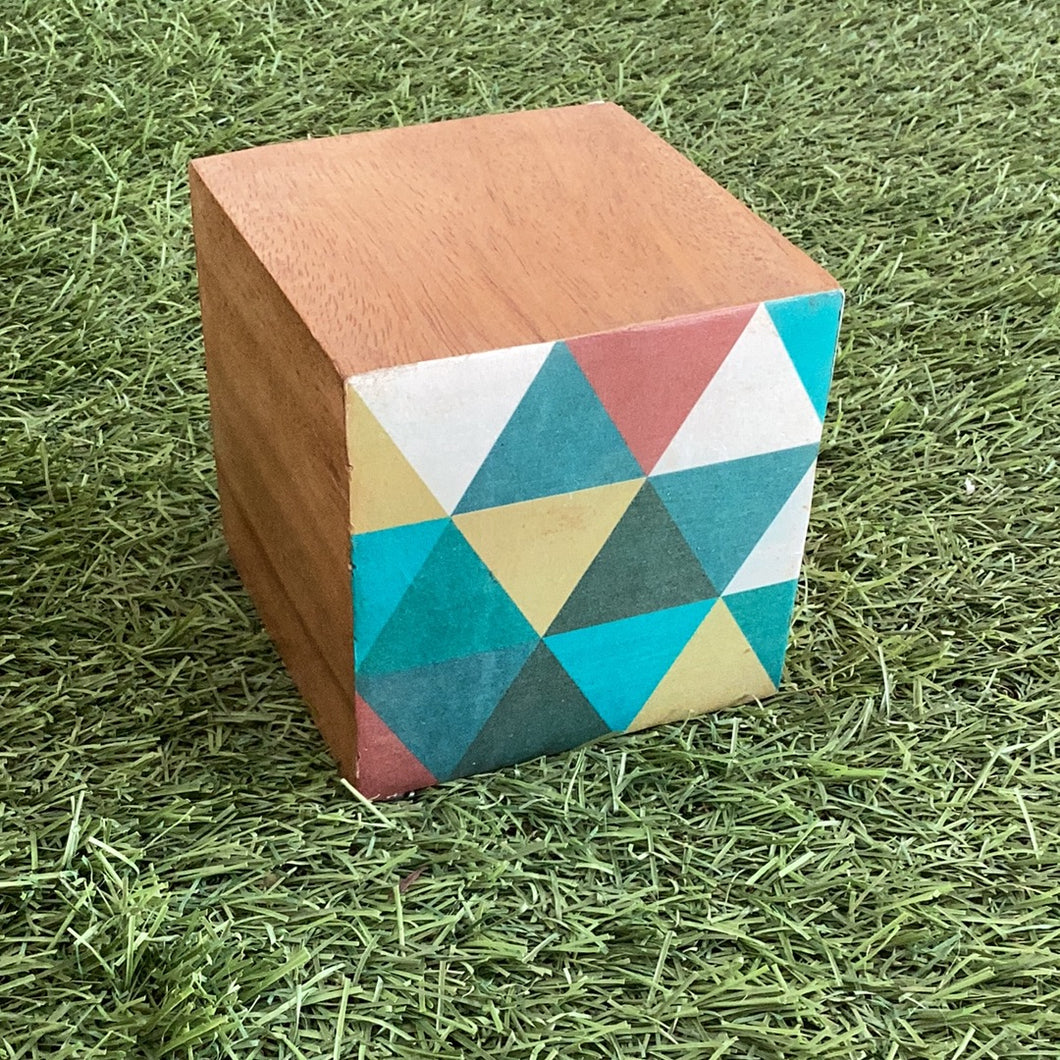 Retro Cube Decoration