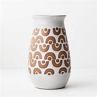 FLORAL INTERIORS Saphira Vase White Tan