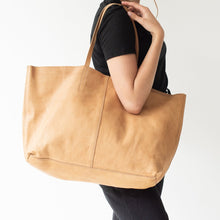 Load image into Gallery viewer, JUJU &amp; CO Unlined Leather Tote Handbag
